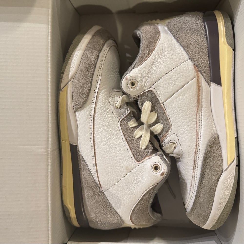A ma maniere Jordan 3 preschool Sz3y
Pre owned